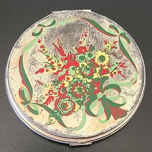 Vintage powder compact